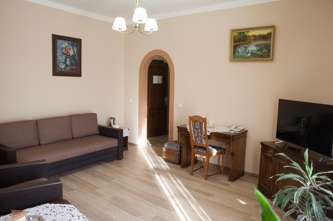 Atlant Hotel Uzhhorod Exterior foto