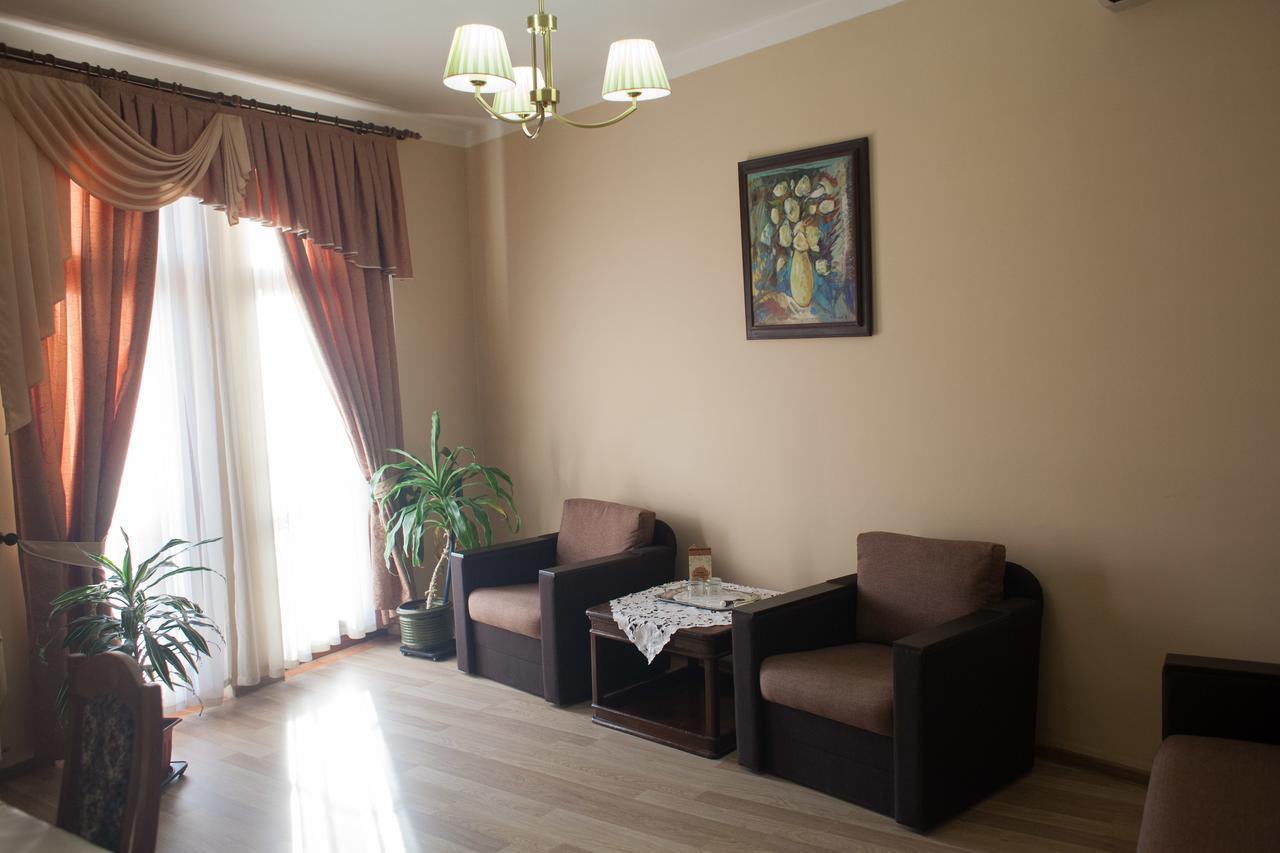 Atlant Hotel Uzhhorod Exterior foto