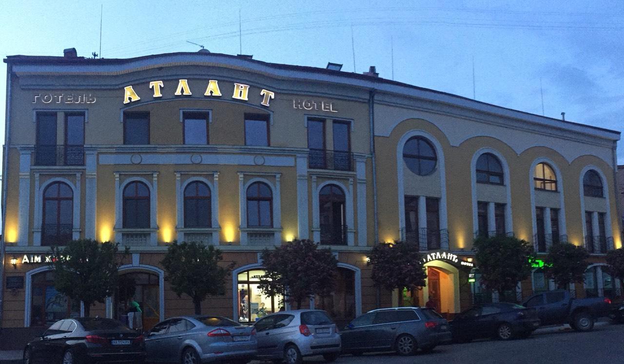 Atlant Hotel Uzhhorod Exterior foto